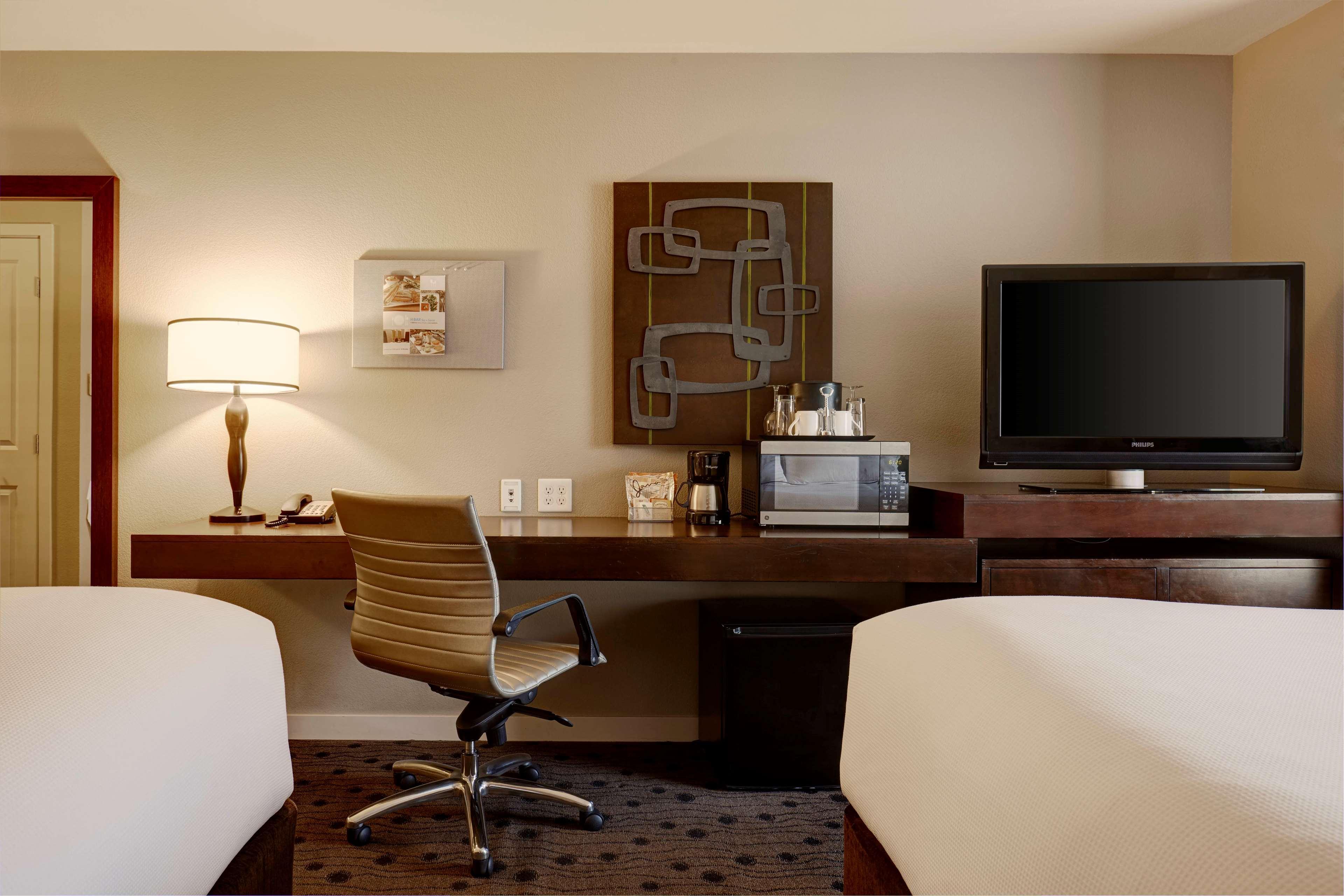 Hyatt House Seattle/Redmond Hotel Exterior photo